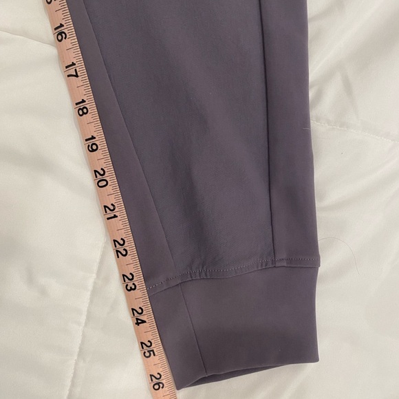 Athleta Headlands, Hybrid Jogger size 2 petite. - Picture 6 of 6